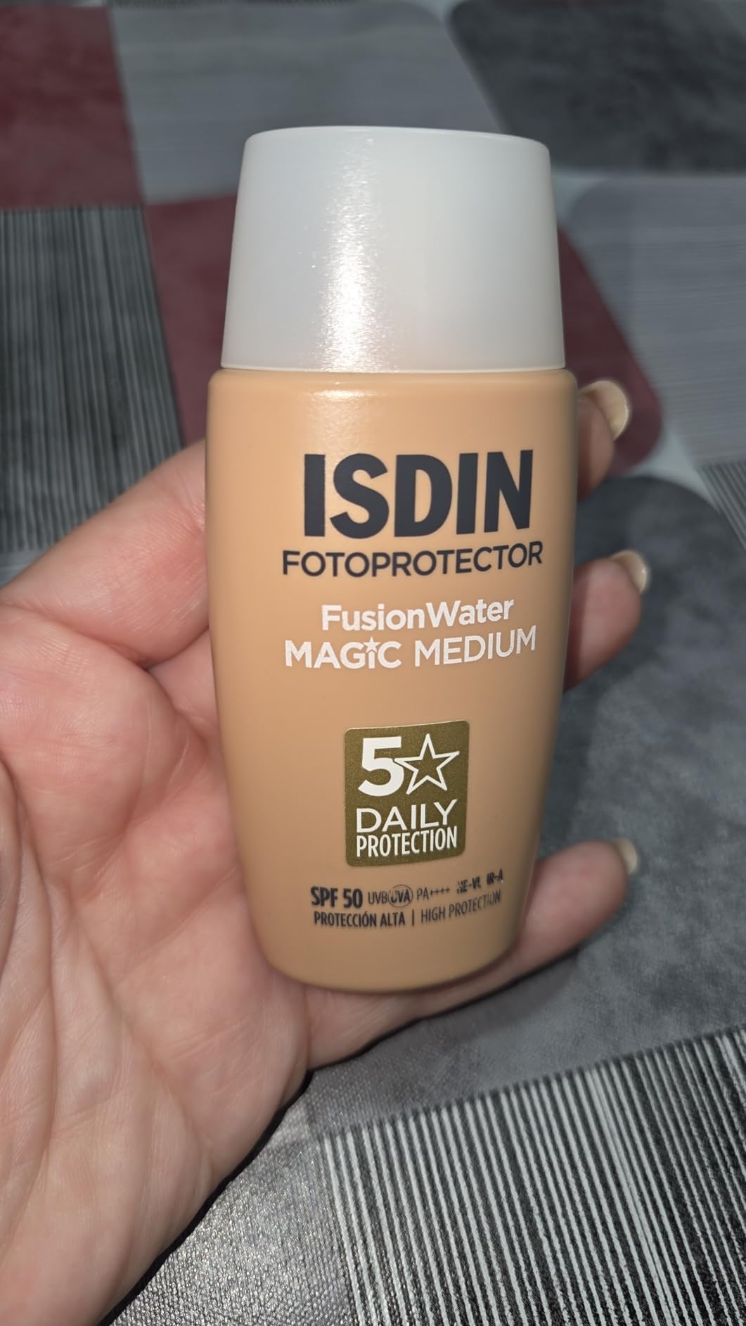ISDIN Fusion Water Color Sonnencreme LSF50 Medium