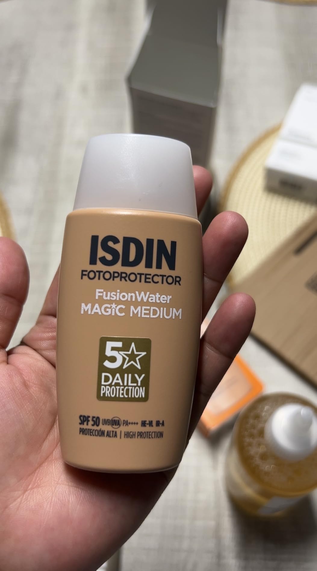 ISDIN Fusion Water Color Sonnencreme LSF50 Medium