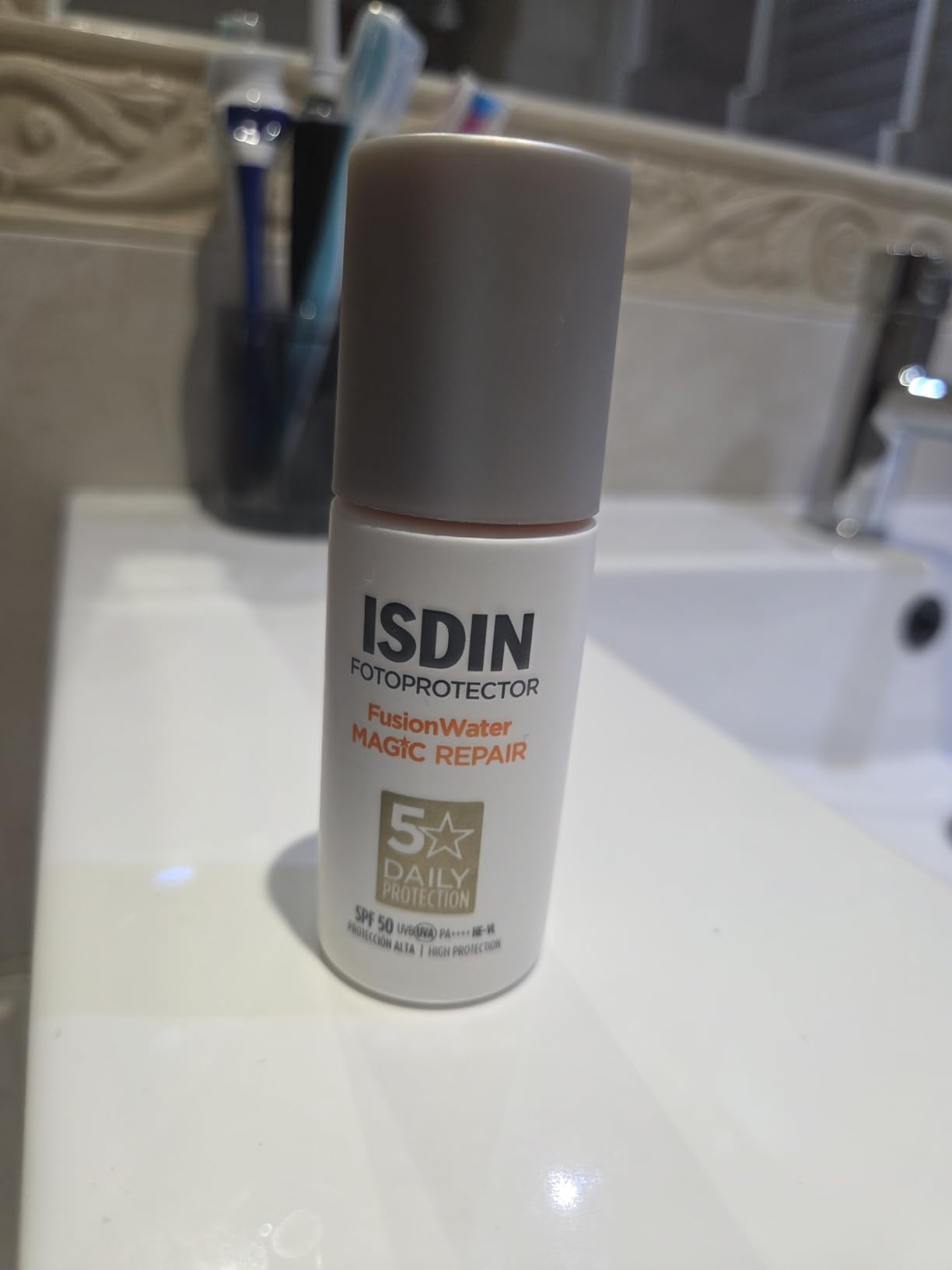 ISDIN FotoUltra Age Repair Sonnencreme LSF 50 FW Make-up